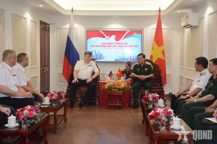 Thượng tướng Hoàng Xuân Chiến tiếp Phó tổng tư lệnh Hải quân Liên bang Nga