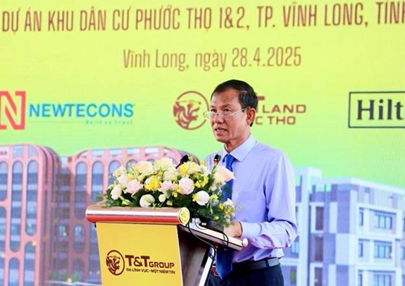 Đồng chí Đặng Văn Chính, Ủy viên Ban Thường vụ Tỉnh ủy, Phó chủ tịch Thường trực UBND tỉnh Vĩnh Long phát biểu tại sự kiện.