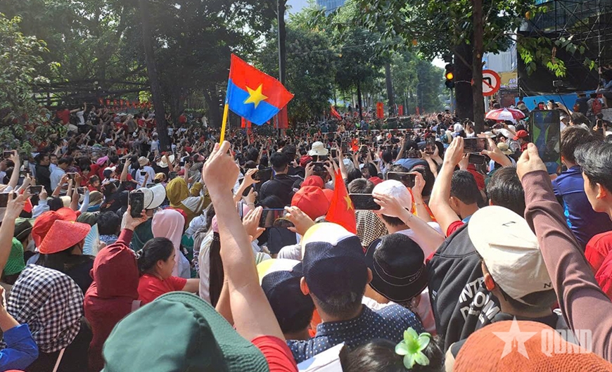 Thắm tình quân dân trong Đại lễ