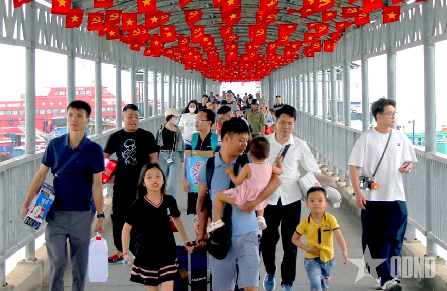 Đầu hè, Cô Tô đón hơn 9.000 lượt khách
