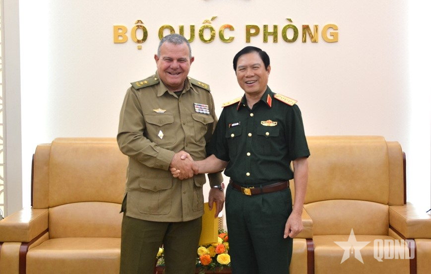 Đại tướng Nguyễn Tân Cương hội kiến Chủ nhiệm Chính trị các Lực lượng vũ trang cách mạng Cuba