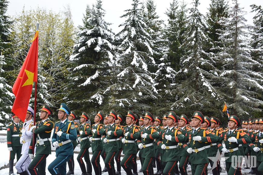 Tuyết rơi dày ở Moscow, đoàn Quân đội nhân dân Việt Nam tiếp tục luyện tập