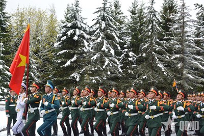 View - 	Tuyết rơi dày ở Moscow, đoàn Quân đội nhân dân Việt Nam luyện tập