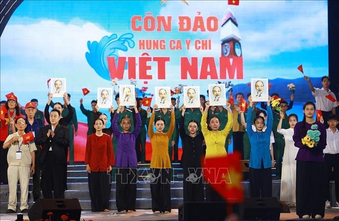Thủ tướng Chính phủ Phạm Minh Chính dự chương trình "Côn Đảo - Hùng ca ý chí Việt Nam"
