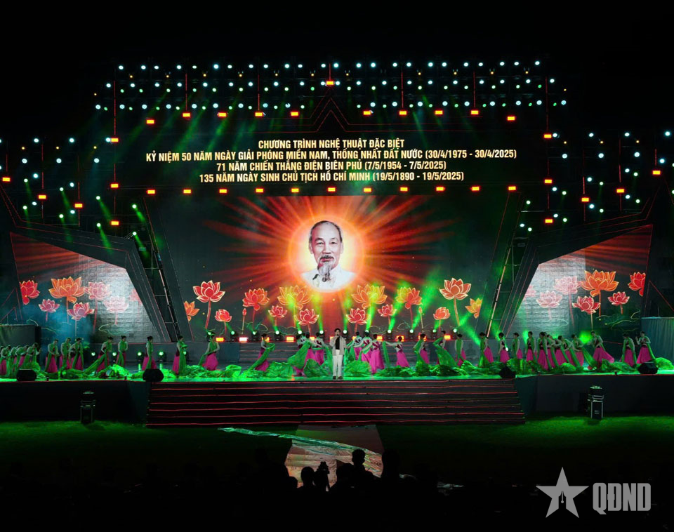 Điện Biên: Chương trình nghệ thuật đặc biệt “Non sông gấm vóc - Một dải vinh quang”

​