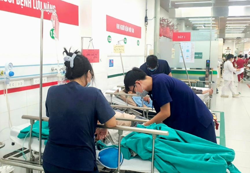Gần 970.000 lượt bệnh nhân được khám, cấp cứu trong dịp nghỉ lễ 30-4, 1-5