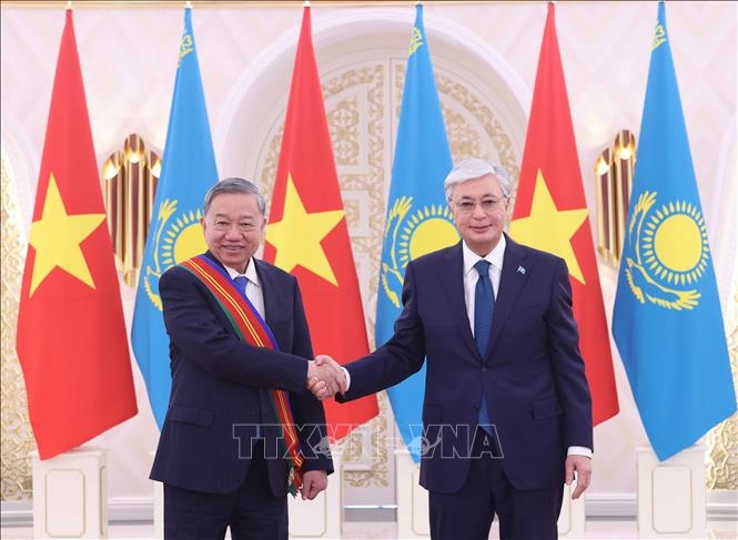 Tổng Bí thư Tô Lâm nhận Huân chương Hữu nghị Dostyk hạng Nhất