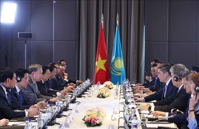 Tổng Bí thư Tô Lâm hội kiến Thủ tướng Kazakhstan
