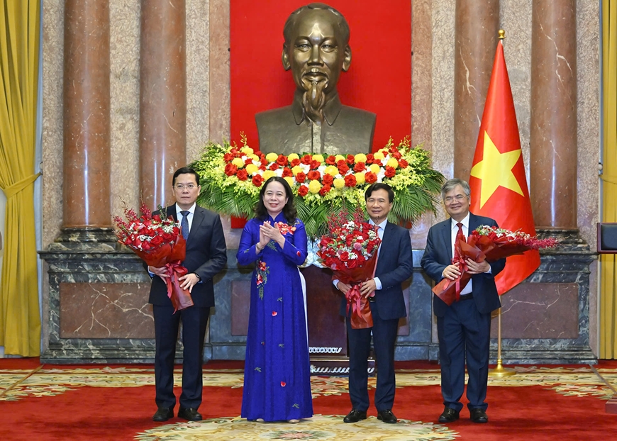 Chủ tịch nước trao quyết định bổ nhiệm 3 Phó chủ nhiệm Văn phòng Chủ tịch nước
