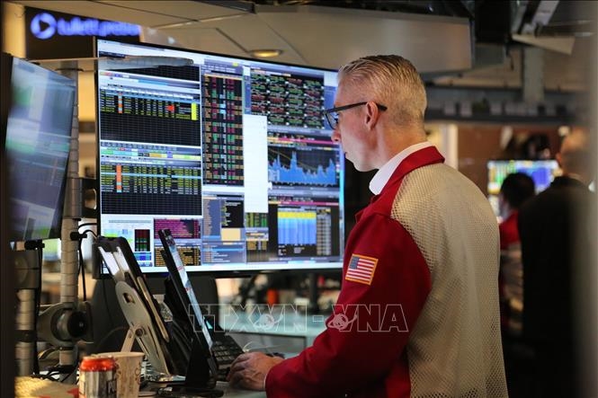 Chứng khoán Mỹ tăng điểm sau động thái của Fed