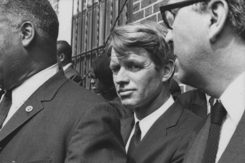 Mỹ công bố thêm 60.000 trang hồ sơ về vụ ám sát Thượng nghị sĩ Robert F. Kennedy