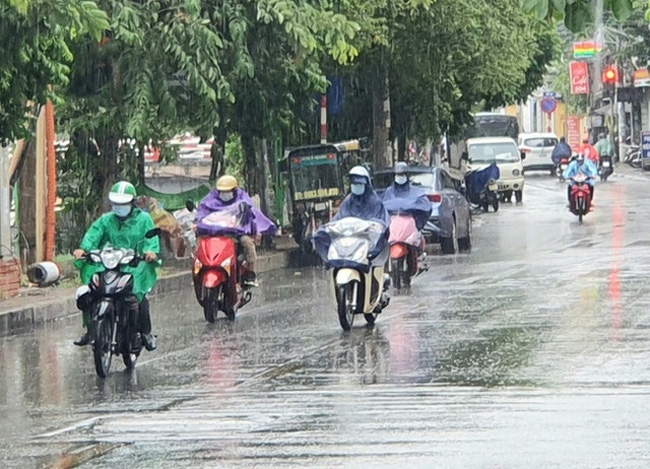 Thời tiết hôm nay (10-5): Nhiều khu vực trên cả nước có mưa rào và dông rải rác