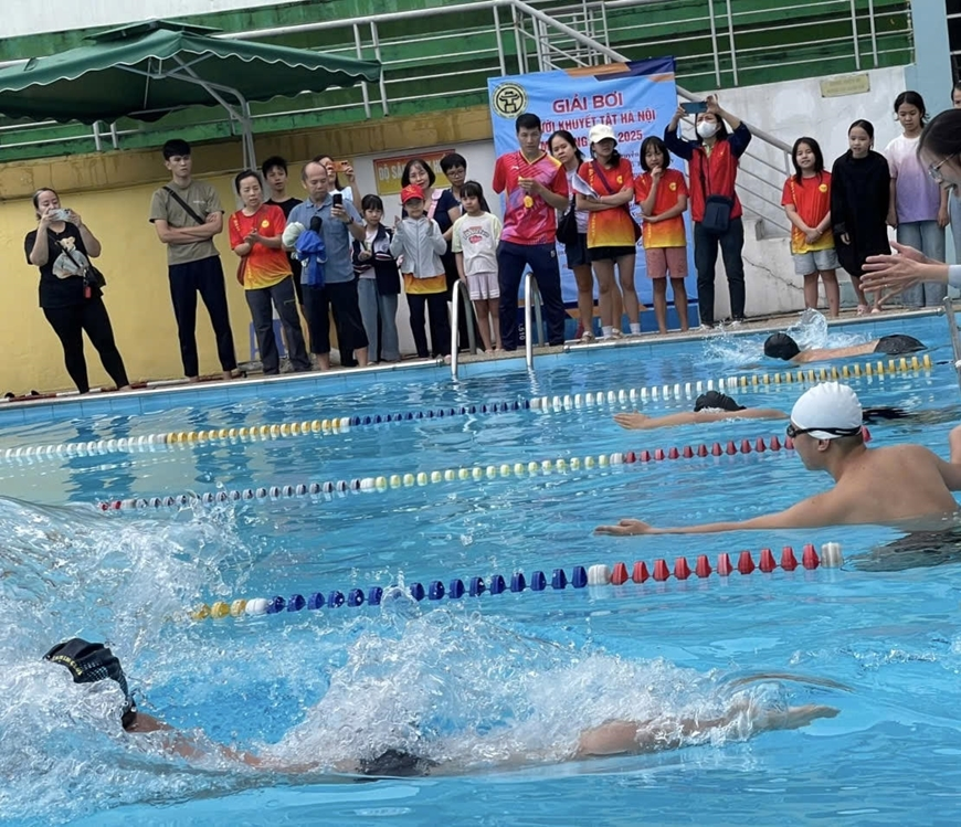 Hà Nội: Ấm áp những nụ cười ở Giải bơi người khuyết tật Hà Nội mở rộng năm 2025