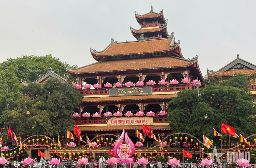 TP Hồ Chí Minh: Người dân, phật tử hân hoan đón mừng Đại lễ Phật đản