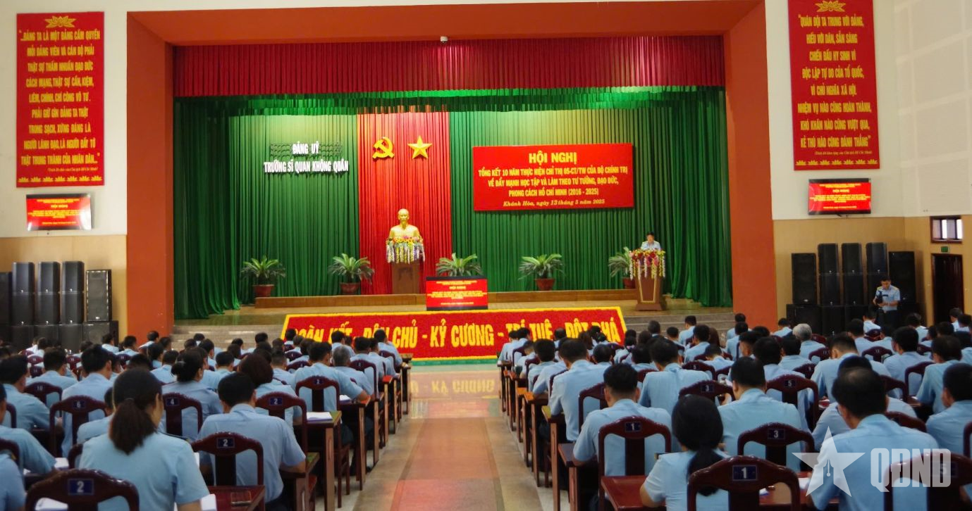 Trường Sĩ quan Không quân tổng kết 10 năm đẩy mạnh học tập và làm theo tư tưởng, đạo đức, phong cách Hồ Chí Minh