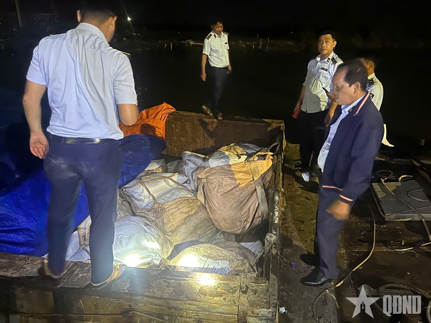 Tạm giữ 60 tấn đường nghi vi phạm nguồn gốc và nhãn mác