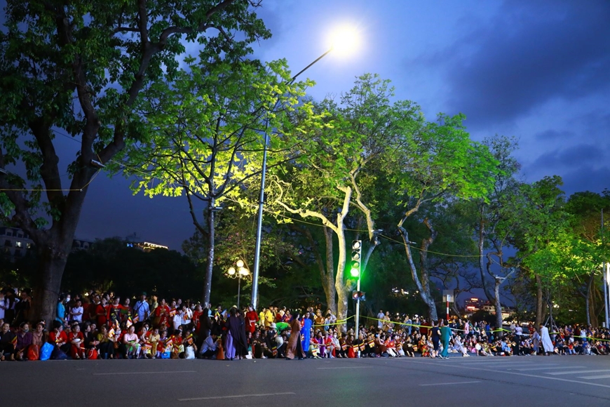 Vesak 2025: Cung nghênh xá lợi Đức Phật về chùa Quán Sứ (Hà Nội)