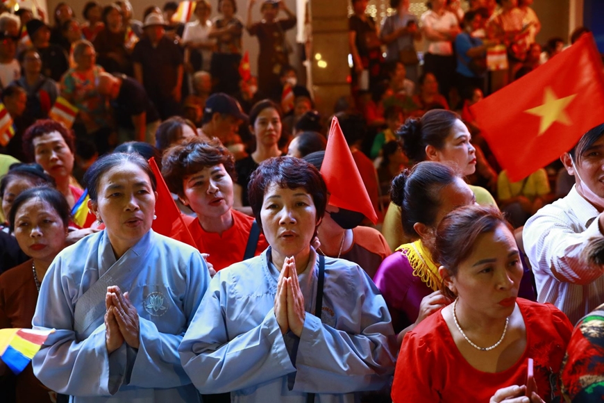Vesak 2025: Cung nghênh xá lợi Đức Phật về chùa Quán Sứ (Hà Nội)