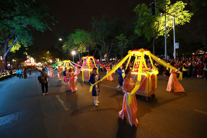 Vesak 2025: Cung nghênh xá lợi Đức Phật về chùa Quán Sứ (Hà Nội)