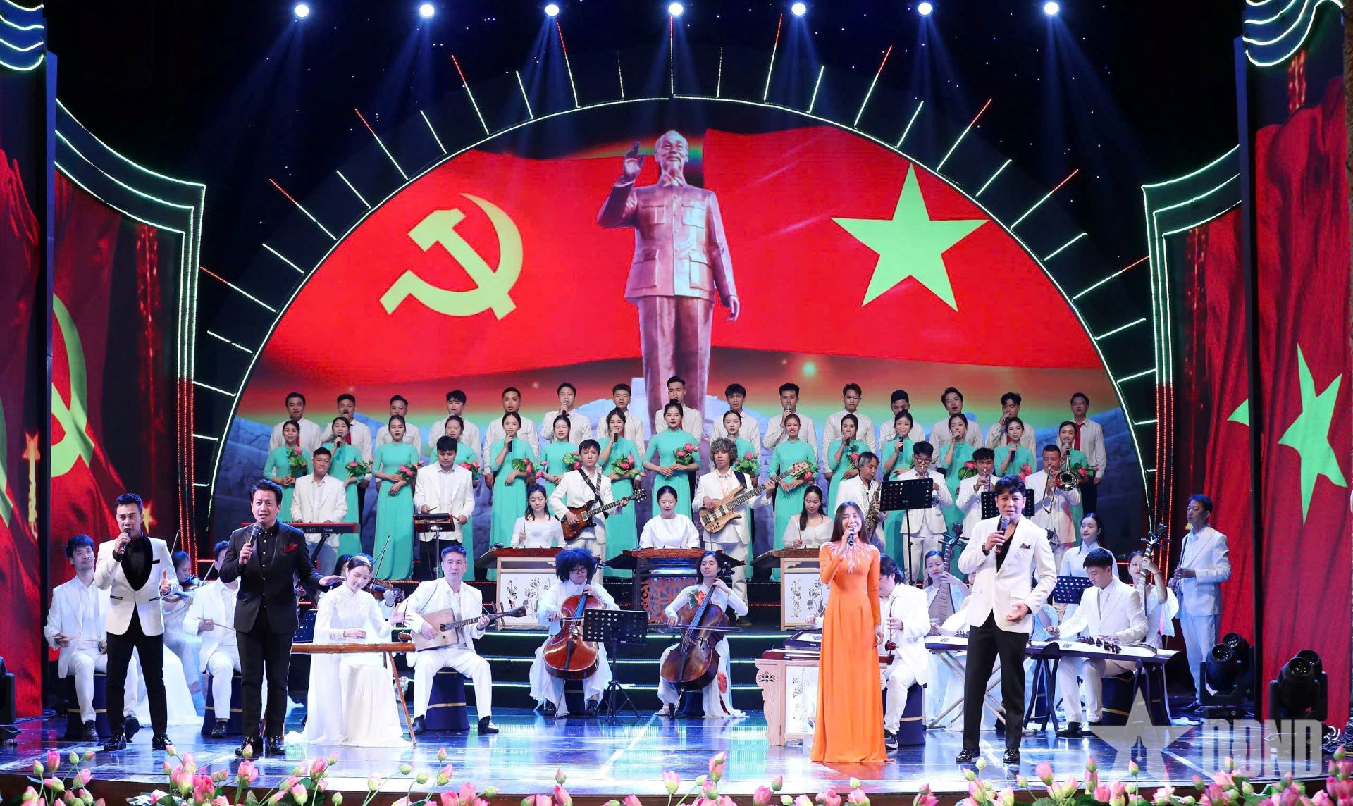 “Quà tháng 5 dâng Người” - Tiếng lòng tri ân gửi tặng Chủ tịch Hồ Chí Minh