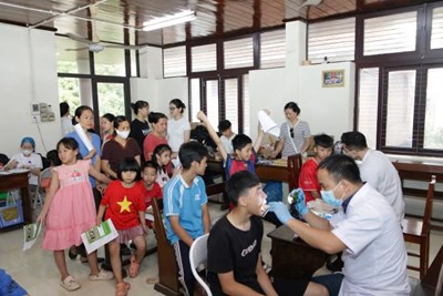 Tặng quà và khám chữa răng miệng miễn phí cho trẻ em Làng SOS Hà Nội: Nụ cười tỏa sáng đón mùa hè!
