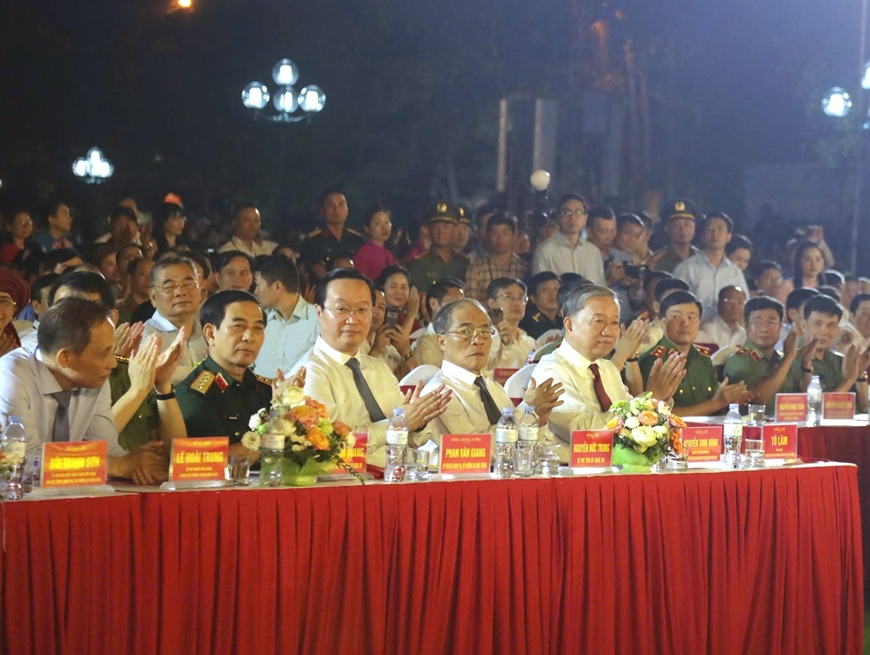 Tổng Bí thư Tô Lâm dự khai mạc Lễ hội Làng Sen năm 2025 và khánh thành Tượng “Bác Hồ về thăm quê”