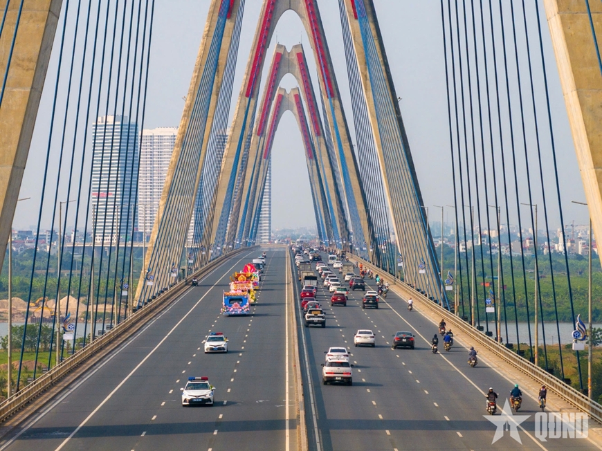 Cảnh sát giao thông Hà Nội bảo đảm trật tự an toàn giao thông phục vụ các hoạt động của Đại lễ Phật đản