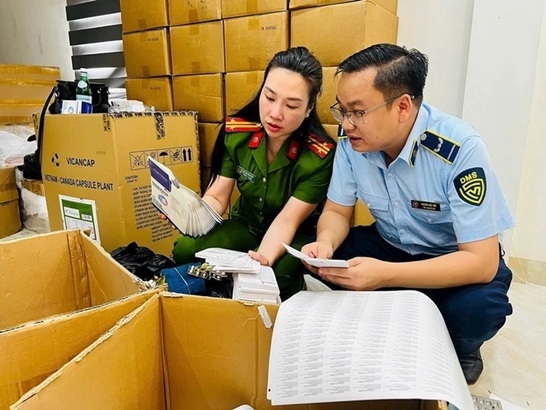 Triệt phá ổ nhóm sản xuất thuốc tân dược và thực phẩm chức năng giả cực lớn