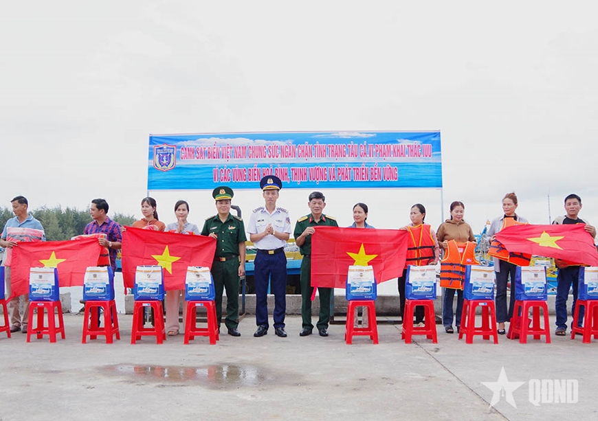 Vùng Cảnh sát biển 3 đồng hành với ngư dân Bà Rịa - Vũng Tàu