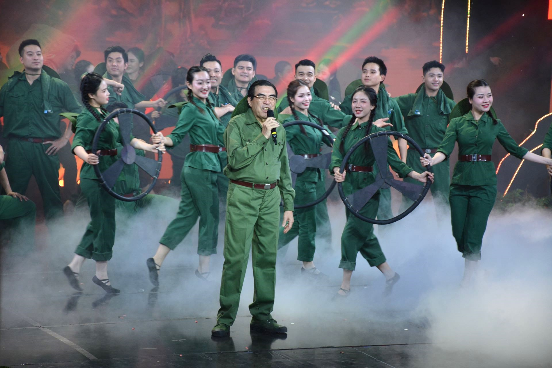 Hà Nội hào hoa thanh lịch: Gần nửa thế kỷ thủy chung với dòng nhạc cách mạng