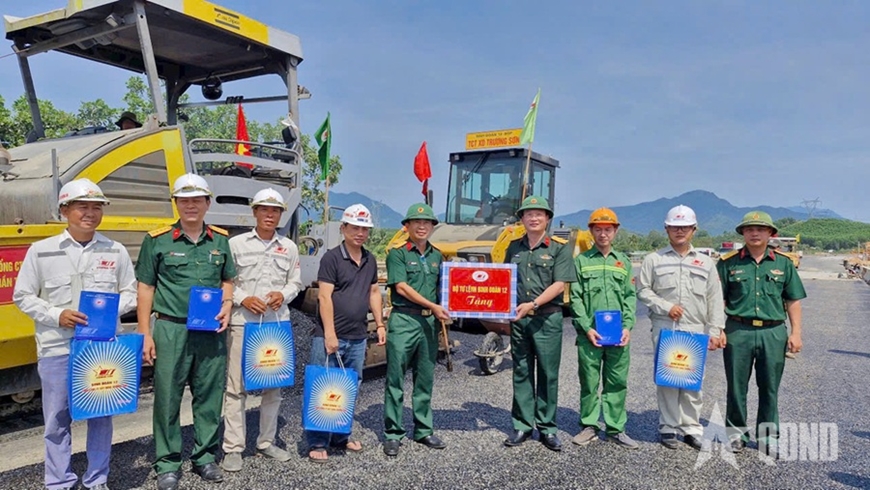 Tinh thần "xẻ dọc Trường Sơn" trên những công trình trọng điểm - Bài 2: Dãi dầu nắng gió miền Trung
