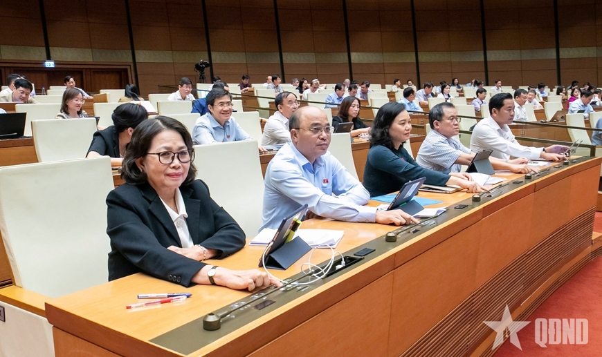 Chủ tịch Quốc hội Trần Thanh Mẫn ký ban hành 3 Nghị quyết của Quốc hội