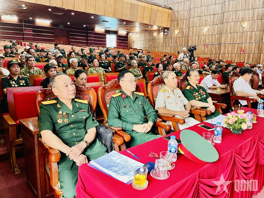 Gặp mặt “Nghĩa tình Trường Sơn huyền thoại”