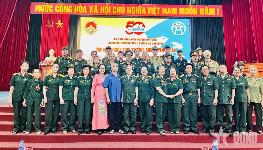 Gặp mặt “Nghĩa tình Trường Sơn huyền thoại”