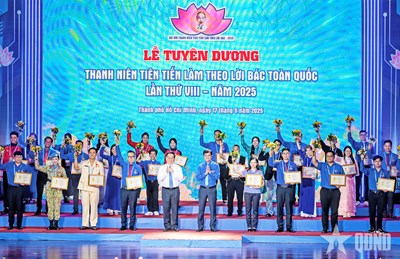 View - 	Tuyên dương điển hình thanh niên tiên tiến học tập và làm theo Bác