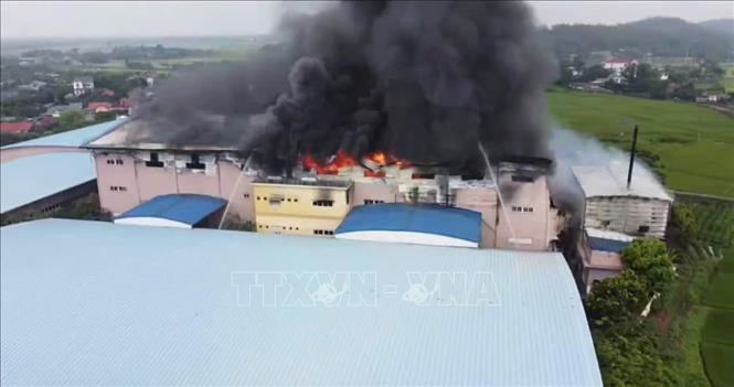 Vĩnh Phúc: Cháy lớn nhà xưởng ở huyện Tam Dương