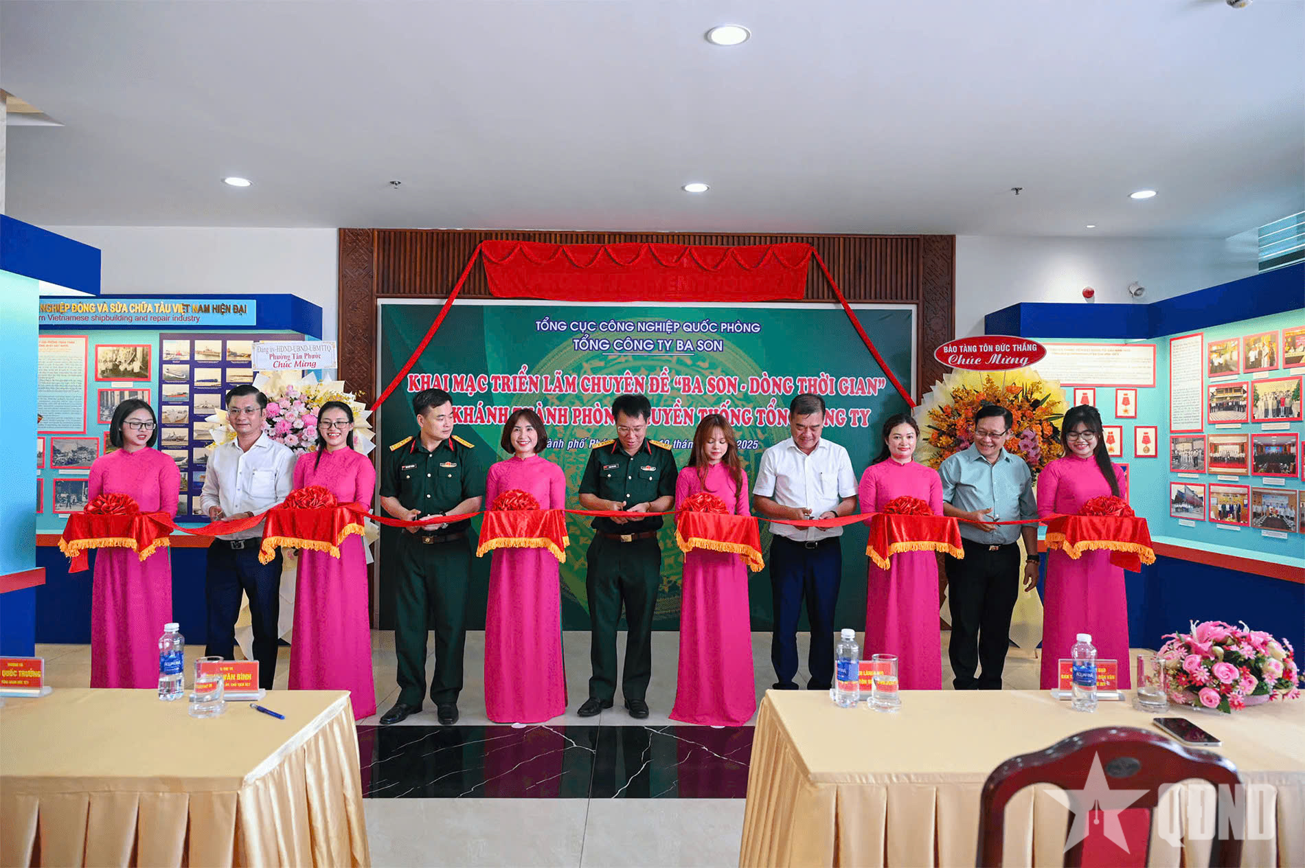 Tổng công ty Ba Son khai mạc triển lãm “Ba son - Dòng thời gian” và khánh thành phòng truyền thống