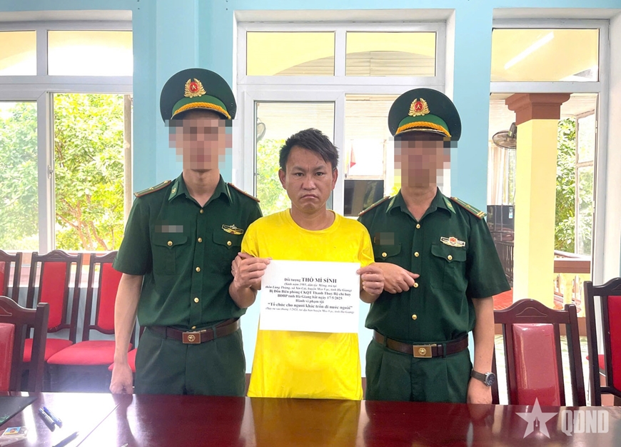 Đồn Biên phòng Cửa khẩu Quốc tế Thanh Thủy: Bắt 2 đối tượng tổ chức cho người khác trốn đi nước ngoài
