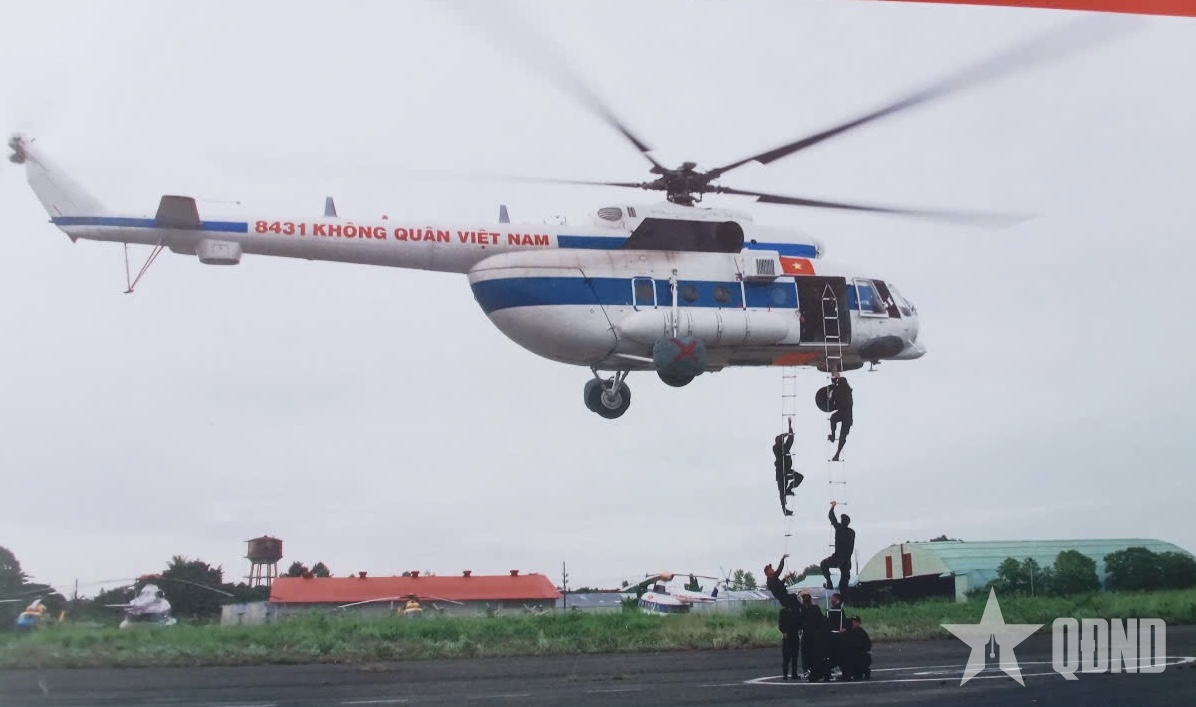 Trung đoàn Không quân 917: 50 năm xây dựng, chiến đấu và phát triển 