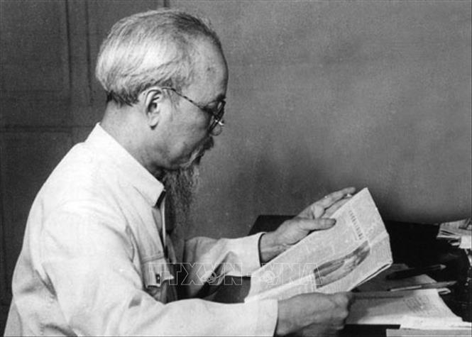 Truyền thông các nước ca ngợi Chủ tịch Hồ Chí Minh