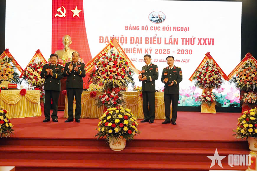 Thượng tướng Phùng Sĩ Tấn dự Đại hội đại biểu Đảng bộ Cục Đối ngoại 