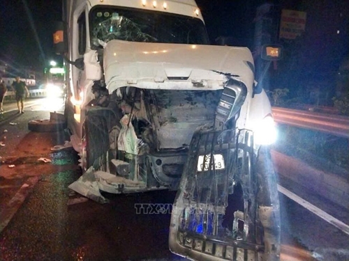 Tai nạn giao thông liên hoàn trên Quốc lộ 5 gây ùn tắc nhiều giờ