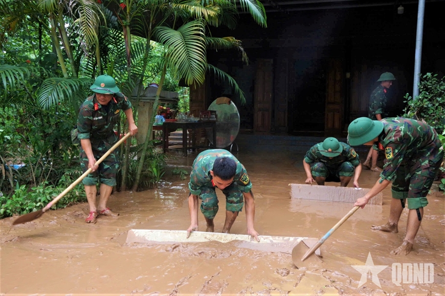 Giúp nhân dân Hà Tĩnh giảm thiệt hại mưa lũ đầu mùa