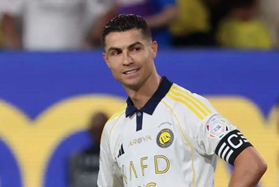 Ronaldo tỏa sáng vẫn không thể cứu mồi, Al Nassr thua ngược Al Fateh trong trận cầu bùng nổ!