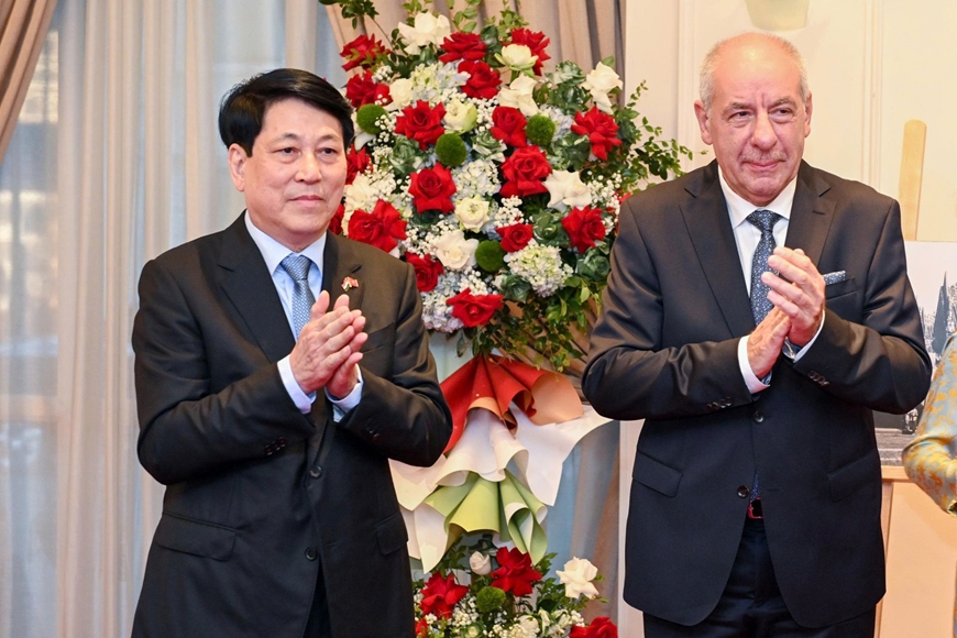 Chủ tịch nước Lương Cường và Tổng thống Hungary dự khai mạc triển lãm ảnh của nhiếp ảnh gia Dezso Bozoky
