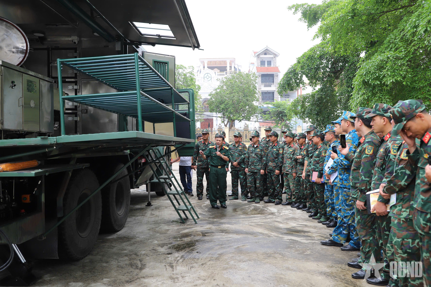 Cục Quân nhu tập huấn vận hành xe bếp tự hành cho các đơn vị