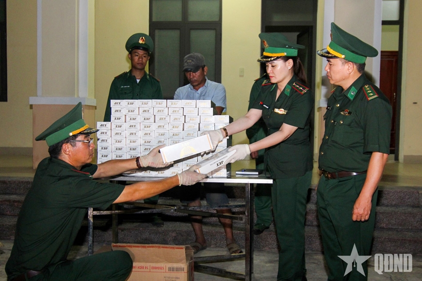 Bộ đội Biên phòng TP Huế bắt giữ vụ vận chuyển thuốc lá trái phép tại A Lưới