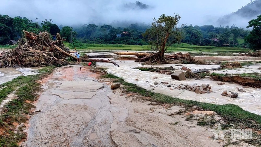 Lũ quét tràn xuống trong đêm gây thiệt hại lớn về tài sản nhân dân