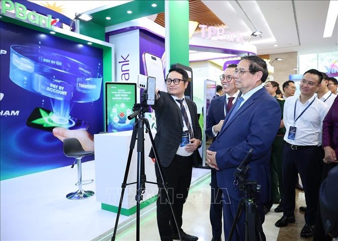 Thủ tướng Phạm Minh Chính: Tạo kết nối thuận lợi hơn giữa ngân hàng với người dân, doanh nghiệp, Nhà nước