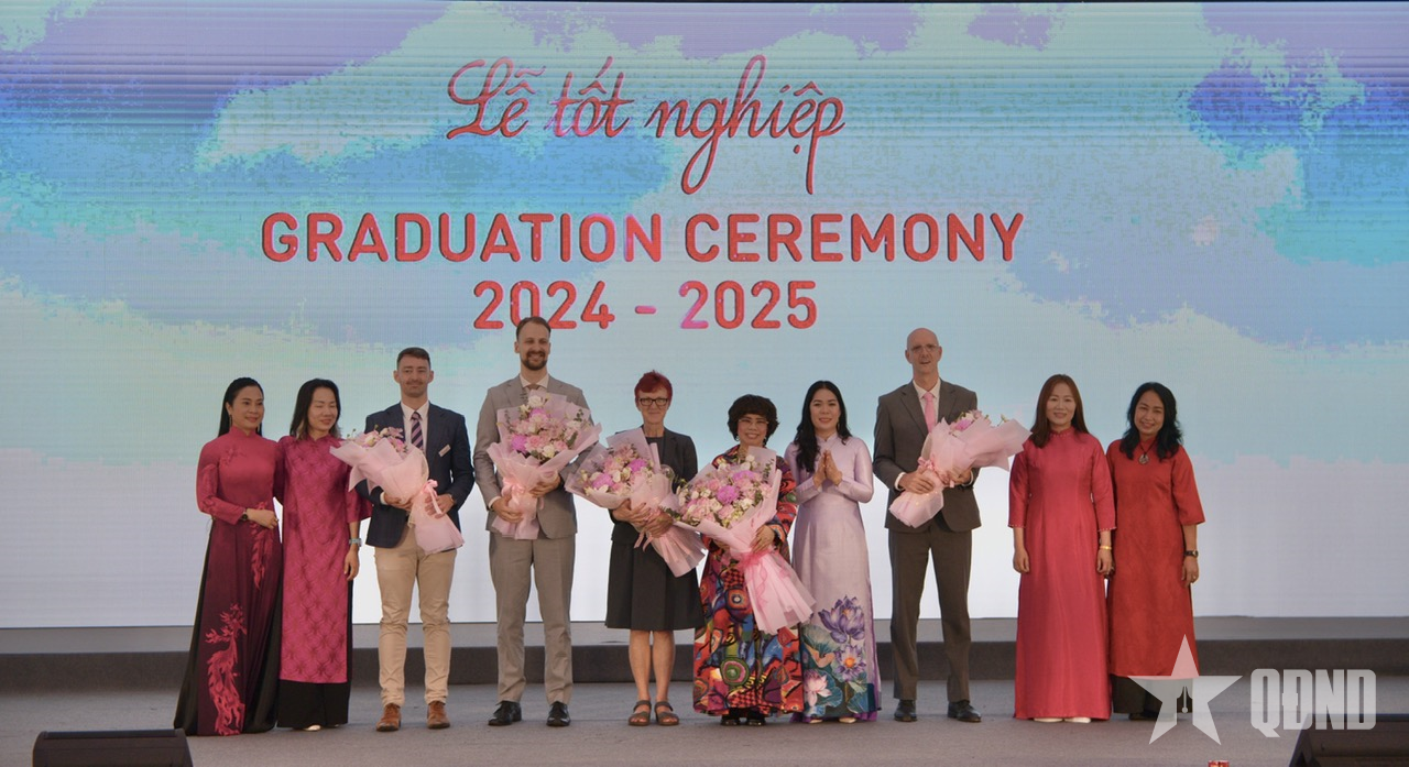 TH School Vinh tổ chức lễ tốt nghiệp khóa học sinh đầu tiên